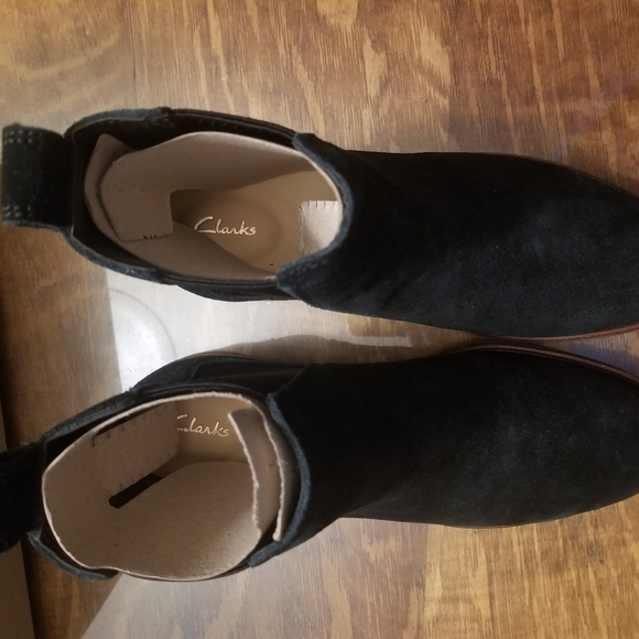 Clarks Black Suede Ankle Boots 7.5 - Picture 5 of 6
